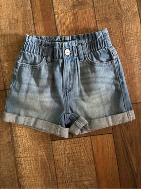 The Children’s Place sz 5 Light Blue Denim Shorts with Elastic Waist nwt